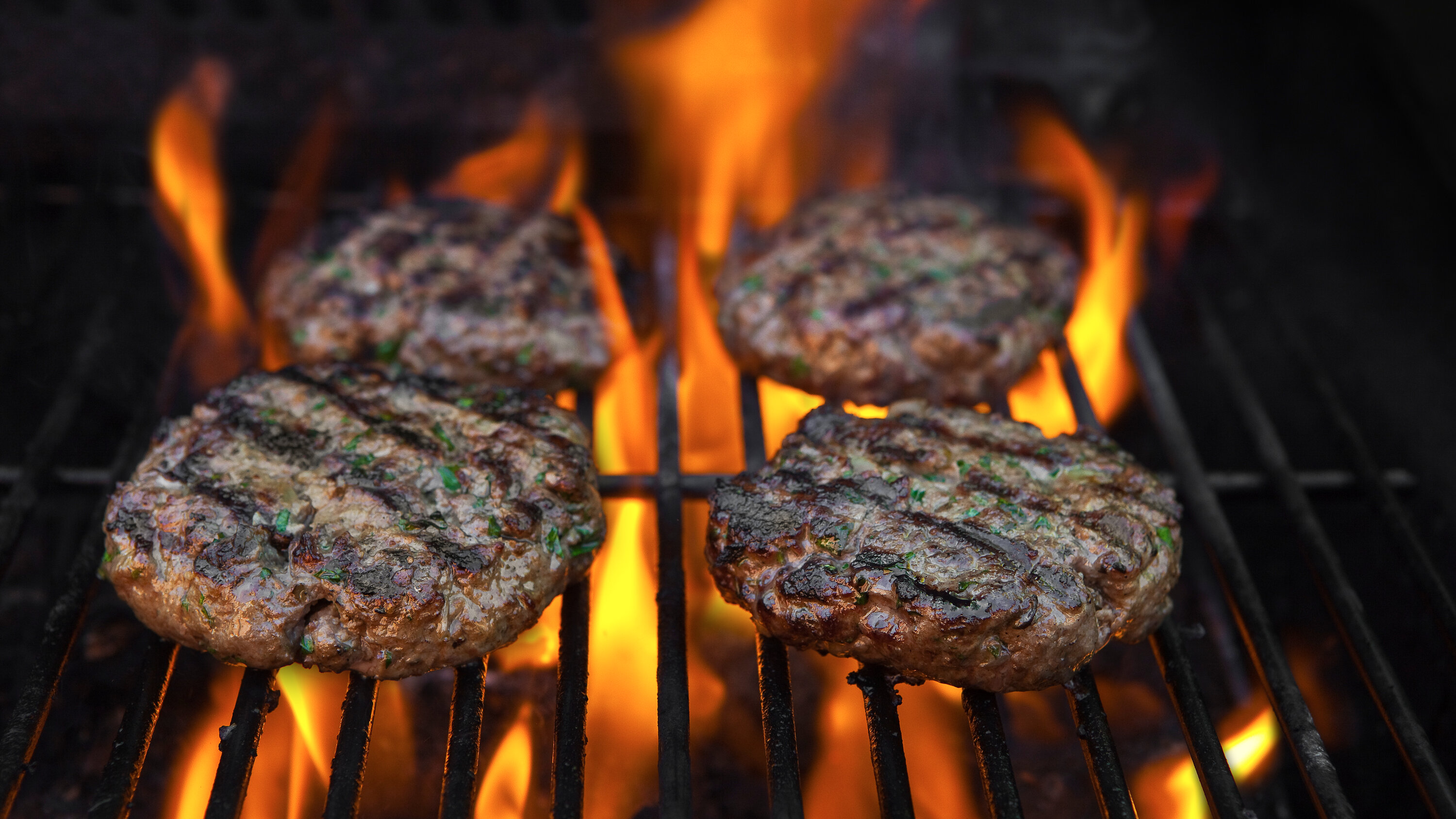 美国若对巴西征收新关税 “美民众钟爱的牛肉汉堡将会涨价” 【秘鲁新世界日報】