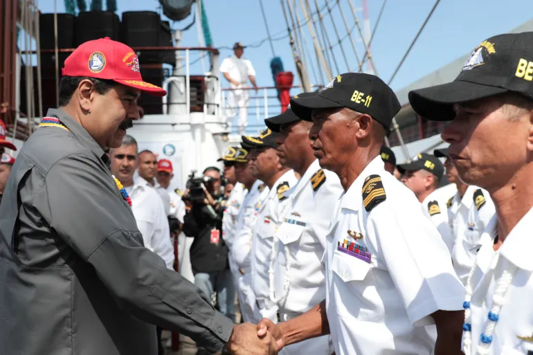 美国海军中队逼近：委内瑞拉部署军舰、无人机至海岸【秘鲁新世界日報】