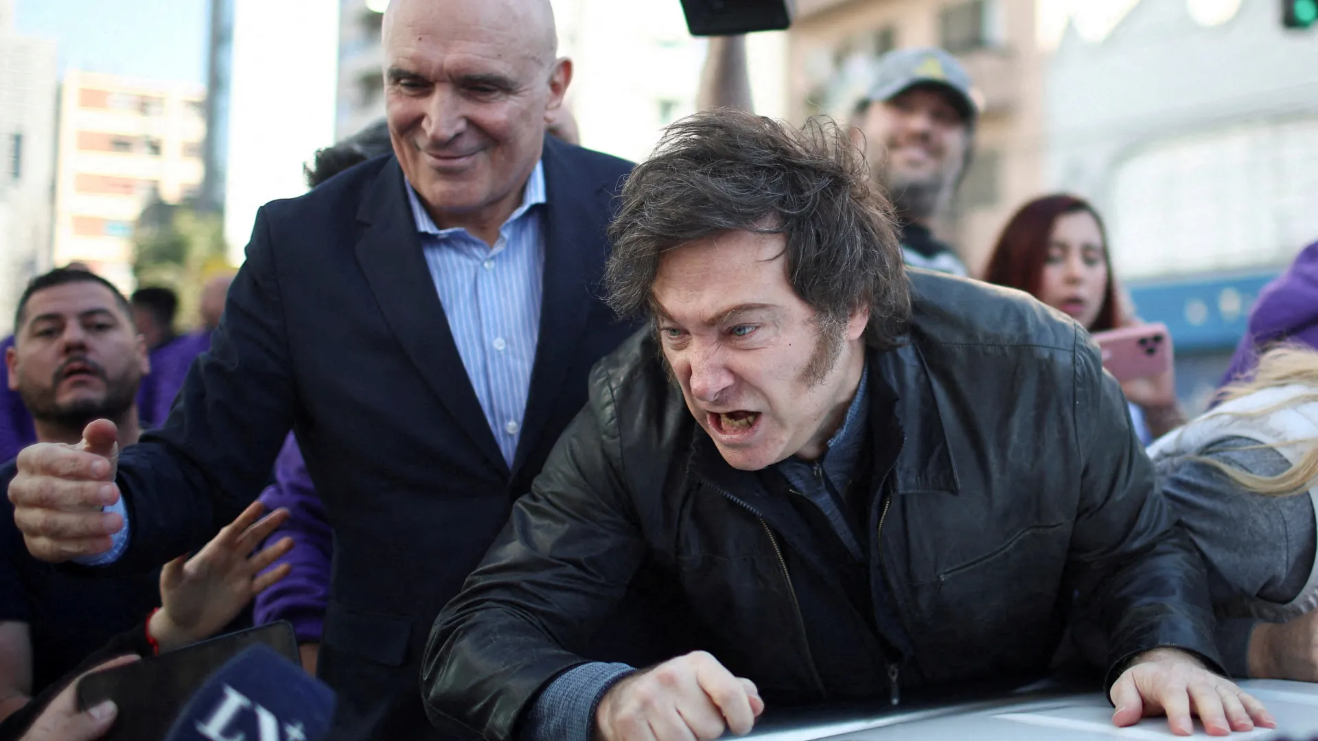 阿根廷总统米莱在助选活动上遭投石袭击【秘鲁新世界日報】