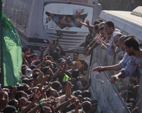 以色列宣布已释放近2000名巴勒斯坦被扣押人员【秘鲁新世界日報】