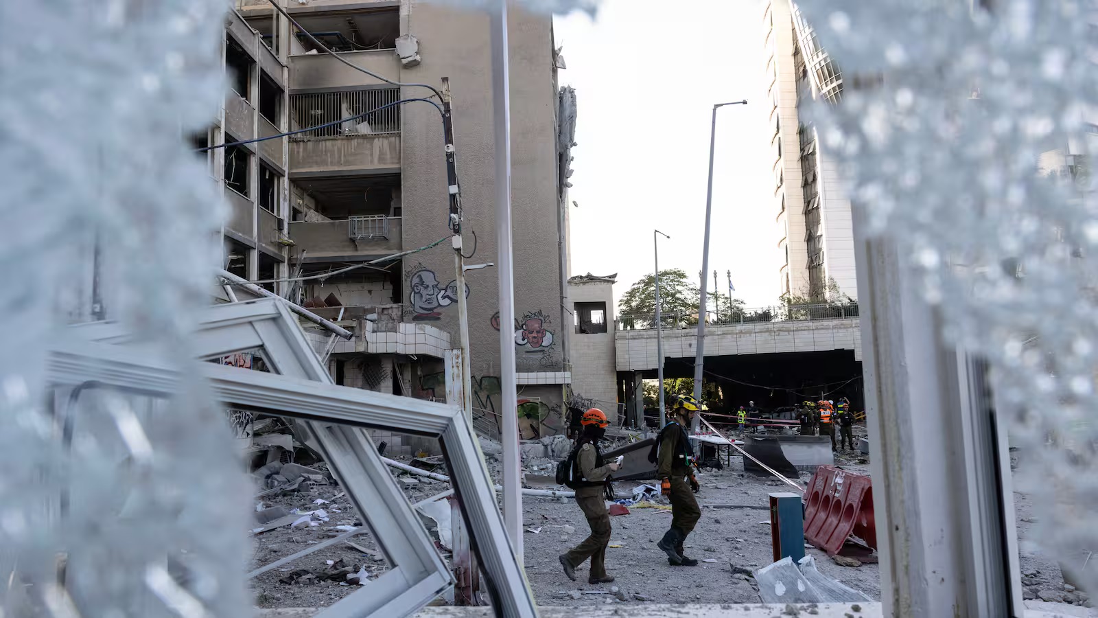 美以空袭伊朗核设施 伊方关闭谈判大门 战事最新情况一文速览【秘鲁新世界日報】